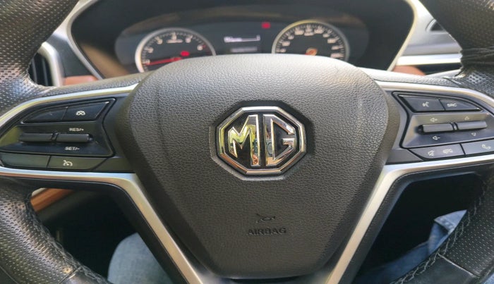 2022 MG HECTOR PLUS SELECT 2.0 DIESEL TURBO MT 7-STR, Diesel, Manual, 30,302 km, interior