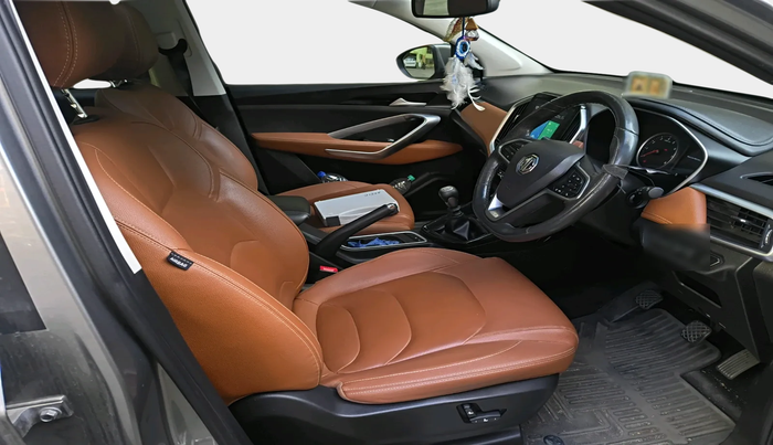 2022 MG HECTOR PLUS SELECT 2.0 DIESEL TURBO MT 7-STR, Diesel, Manual, 30,302 km, interior