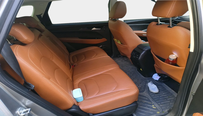 2022 MG HECTOR PLUS SELECT 2.0 DIESEL TURBO MT 7-STR, Diesel, Manual, 30,302 km, interior