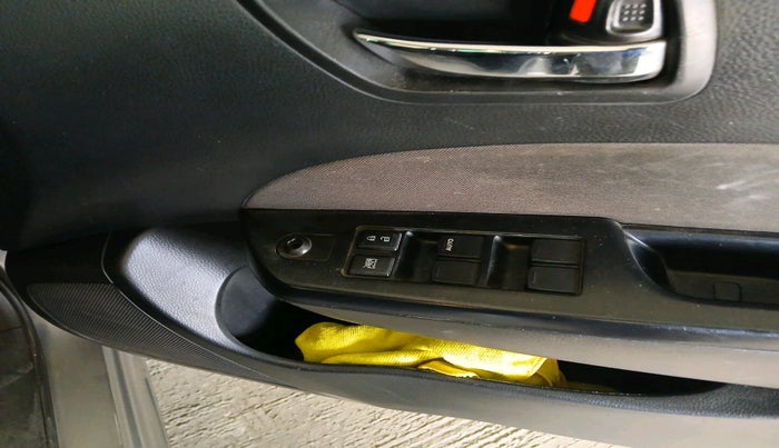 2013 Maruti Swift VXI, Petrol, Manual, 37,430 km, interior