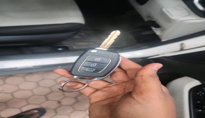 2022 Hyundai VENUE S 1.2, Petrol, Manual, 5,872 km, interior