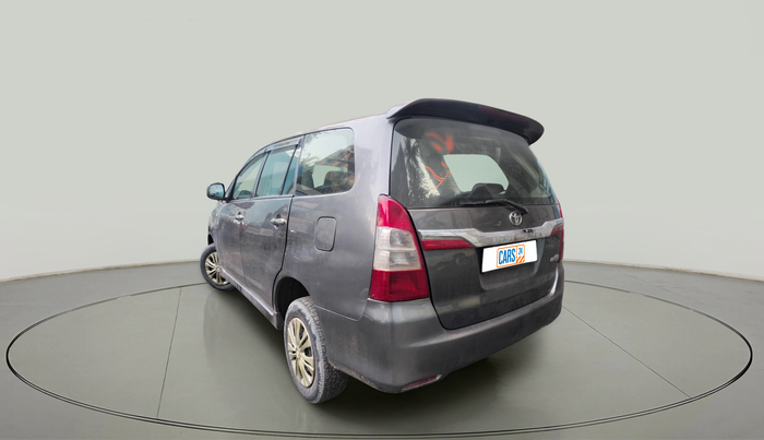 2013 Toyota Innova 2.5 GX 8 STR, Diesel, Manual, 2,07,572 km, exterior