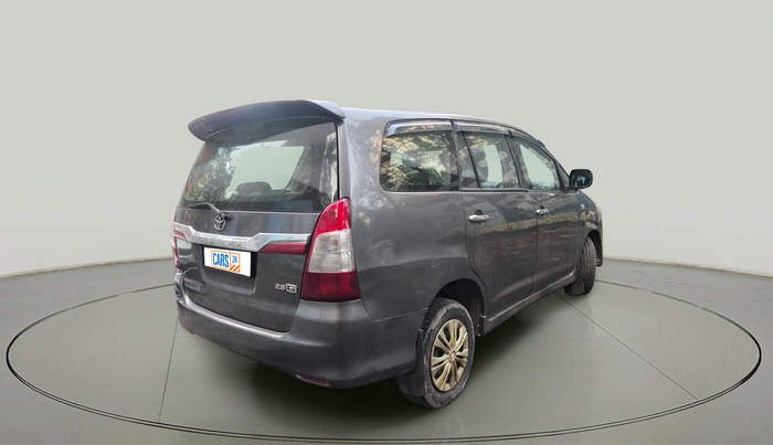 2013 Toyota Innova 2.5 GX 8 STR, Diesel, Manual, 2,07,572 km, exterior