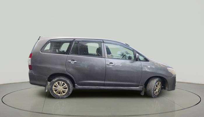 2013 Toyota Innova 2.5 GX 8 STR, Diesel, Manual, 2,07,572 km, exterior