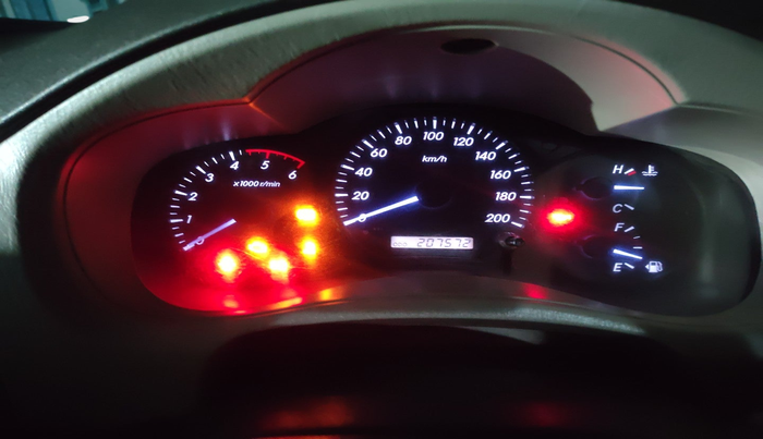 2013 Toyota Innova 2.5 GX 8 STR, Diesel, Manual, 2,07,572 km, interior