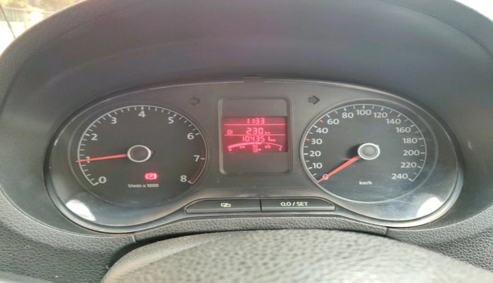 2014 Volkswagen Polo HIGHLINE1.2L, Petrol, Manual, 1,04,351 km, interior