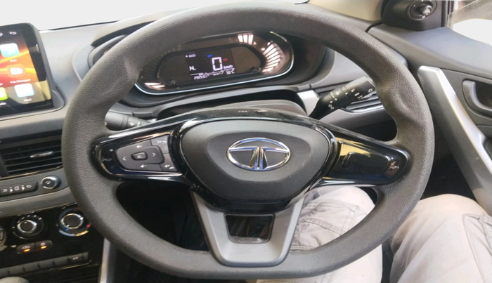 2022 Tata NEXON XMA SUNROOF PETROL, Petrol, Automatic, 29,259 km, interior