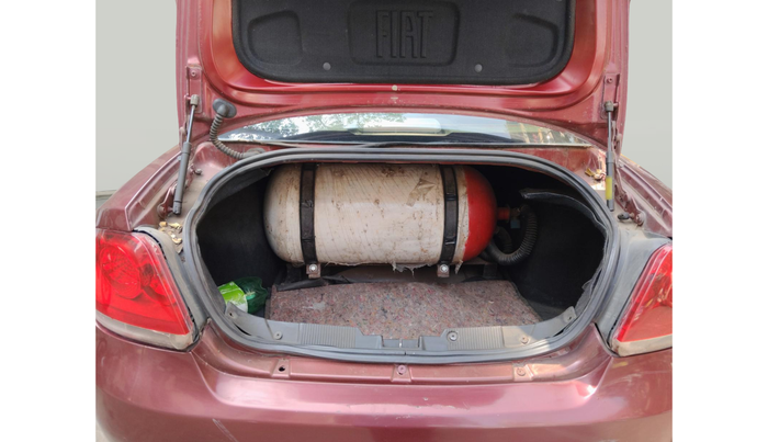 2010 Fiat Linea EMOTION 1.4, Petrol, Manual, 1 km, exterior