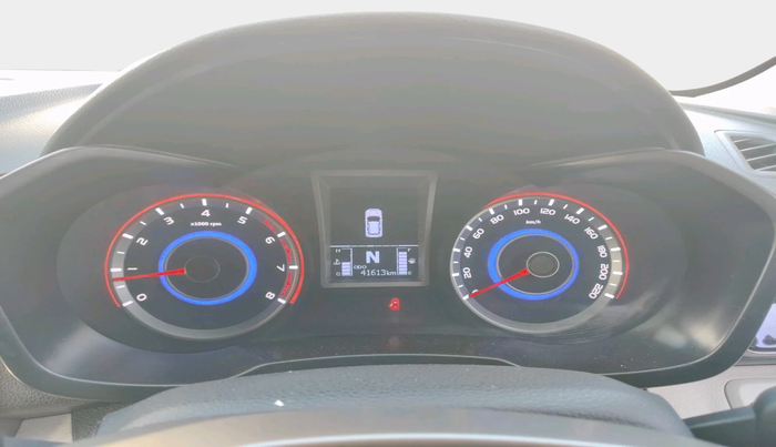 2021 Mahindra XUV300 W8 (O) 1.2 PETROL AMT, Petrol, Automatic, 41,613 km, interior