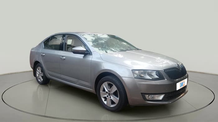 2015 Skoda Octavia AMBITION 2.0 TDI, Diesel, Manual, 1,41,143 km, exterior