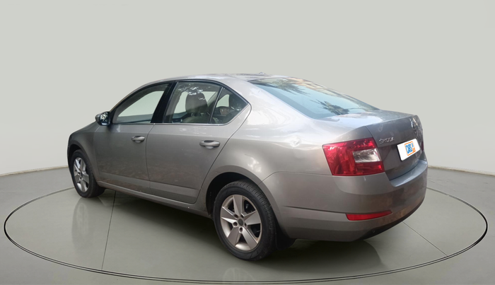 2015 Skoda Octavia AMBITION 2.0 TDI, Diesel, Manual, 1,41,143 km, exterior