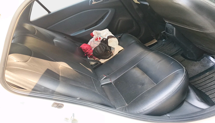 2016 Hyundai i20 Active 1.2 S, Petrol, Manual, 1,07,948 km, interior