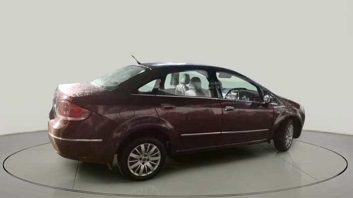 2011 Fiat Linea EMOTION 1.3, Diesel, Manual, 1,06,066 km, exterior