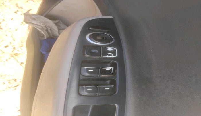 2015 Hyundai Xcent S 1.1 CRDI, Diesel, Manual, 1,40,566 km, interior