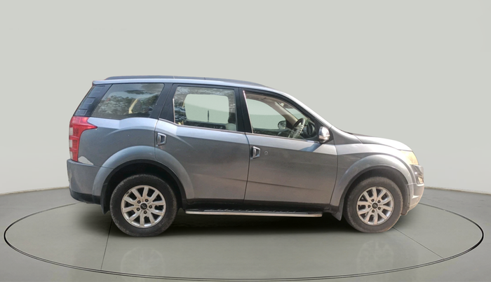 2016 Mahindra XUV500 W10, Diesel, Manual, 1,24,902 km, exterior