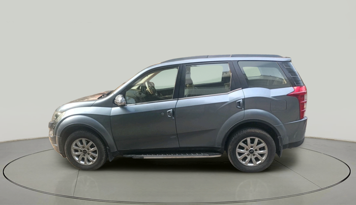 2016 Mahindra XUV500 W10, Diesel, Manual, 1,24,902 km, exterior