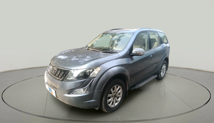 2016 Mahindra XUV500 W10, Diesel, Manual, 1,24,902 km, exterior