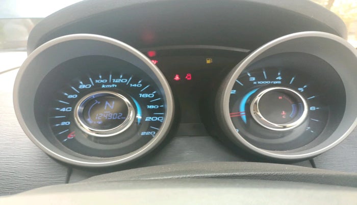 2016 Mahindra XUV500 W10, Diesel, Manual, 1,24,902 km, interior