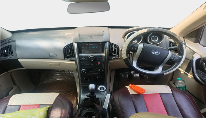 2016 Mahindra XUV500 W10, Diesel, Manual, 1,24,902 km, interior