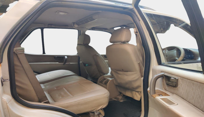 2011 Tata Safari 4X2 EX DICOR 2.2 VTT, Diesel, Manual, 52,162 km, interior