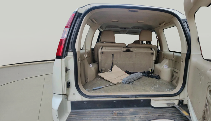 2011 Ford Endeavour 2.5L 4X2 MT, Diesel, Manual, 1,23,971 km, exterior