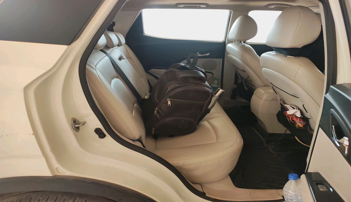 2020 Mahindra XUV300 W8 (O) 1.5 DIESEL, Diesel, Manual, 62,851 km, interior