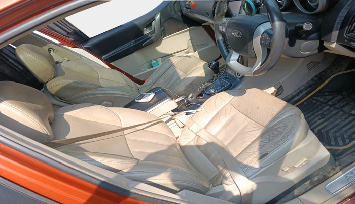 2016 Mahindra XUV500 W10 AT, Diesel, Automatic, 1,60,367 km, interior