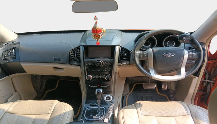 2016 Mahindra XUV500 W10 AT, Diesel, Automatic, 1,60,367 km, interior