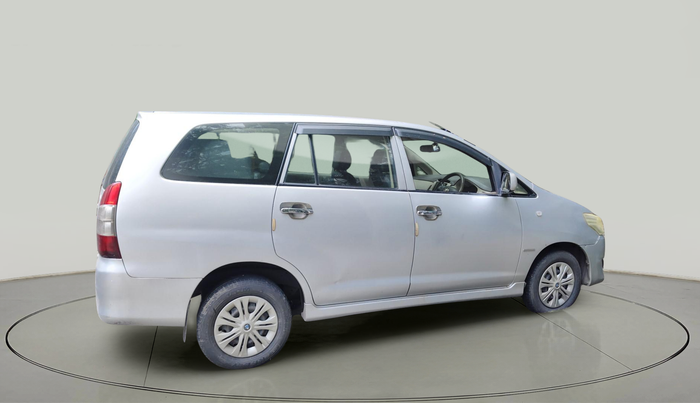 2013 Toyota Innova 2.5 GX 8 STR, Diesel, Manual, 1,72,000 km, exterior