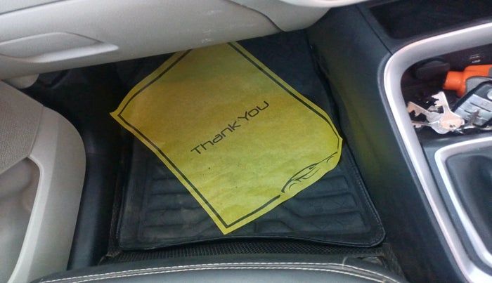 2021 KIA SONET HTX 1.0 IMT, Petrol, Manual, 63,706 km, interior