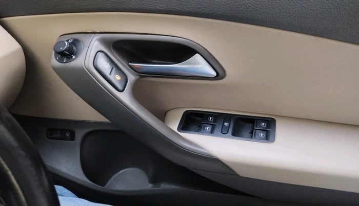 2016 Volkswagen Vento HIGHLINE 1.6 MPI, Petrol, Manual, 43,202 km, interior