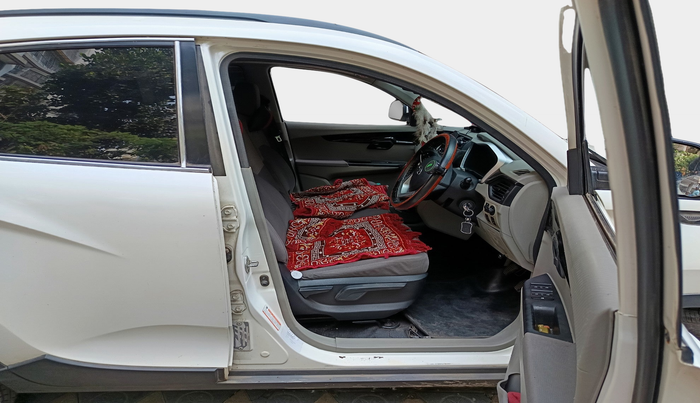 2016 Mahindra Kuv100 K8 D 6 STR, Diesel, Manual, 44,000 km, interior