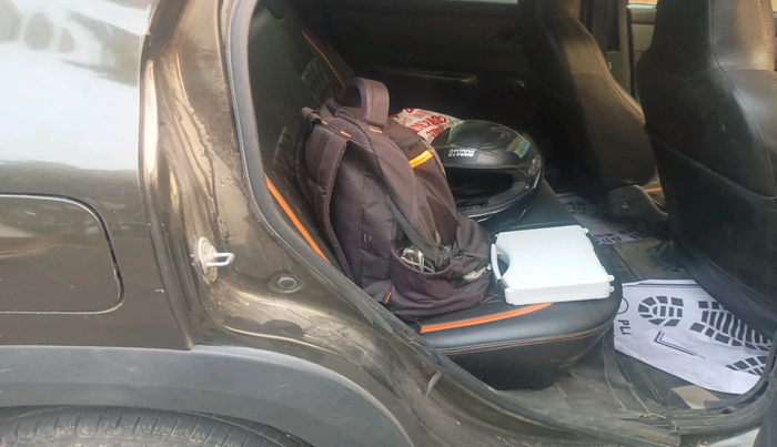 2018 Renault Kwid RXT 1.0 (O), Petrol, Manual, 1,20,227 km, interior