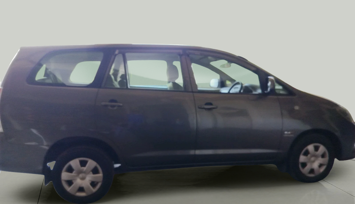 2011 Toyota Innova 2.5 G4 8 STR, Diesel, Manual, 1,19,506 km, exterior