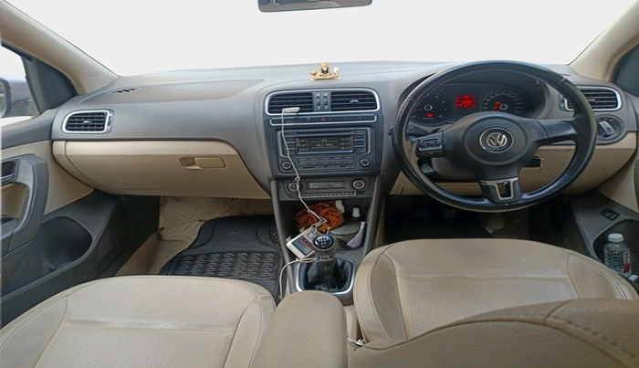 2013 Volkswagen Vento HIGHLINE 1.6 MPI, Petrol, Manual, 78,293 km, interior