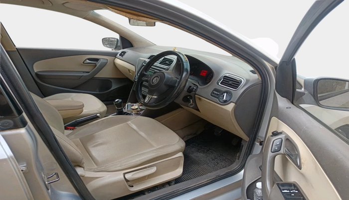 2013 Volkswagen Vento HIGHLINE 1.6 MPI, Petrol, Manual, 78,293 km, interior