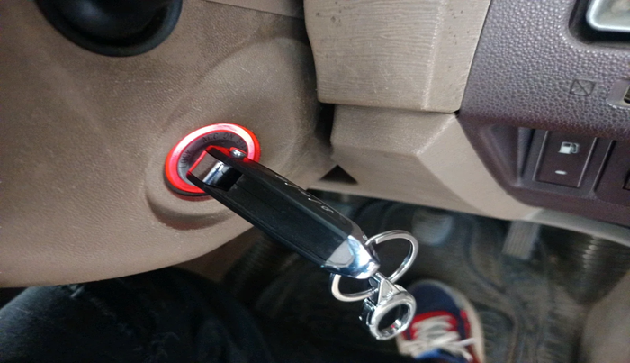 2012 Mahindra XUV500 W8, Diesel, Manual, 1,20,852 km, interior