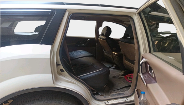 2012 Mahindra XUV500 W8, Diesel, Manual, 1,20,852 km, interior