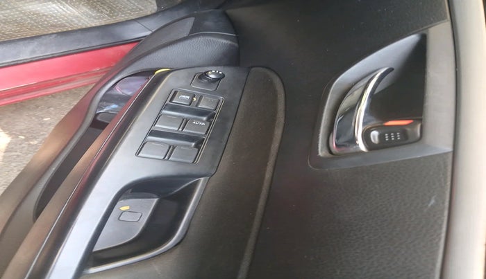 2013 Maruti Swift VXI, Petrol, Manual, 17,643 km, interior