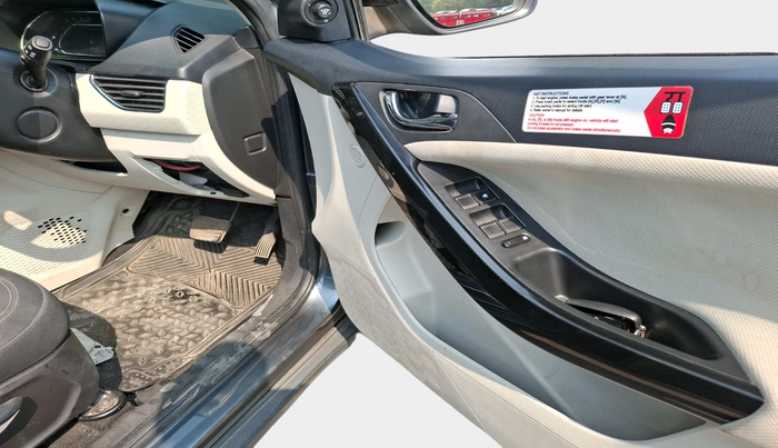 2023 Tata NEXON XZA PLUS PETROL, Petrol, Automatic, 17,397 km, interior