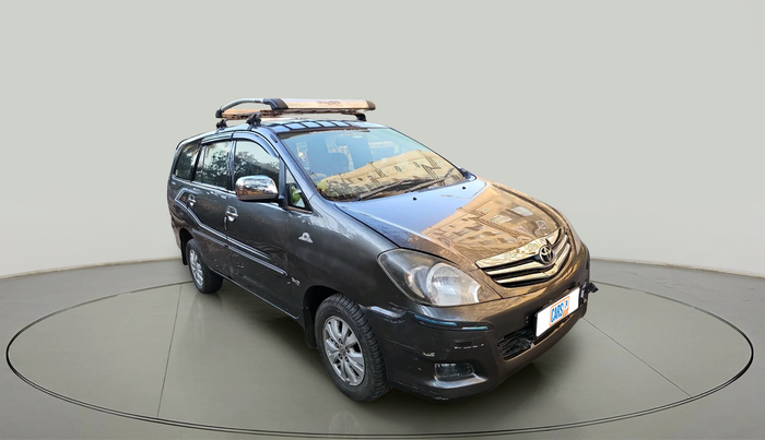 2010 Toyota Innova V 2.5 7 STR, Diesel, Manual, 1,23,261 km, exterior