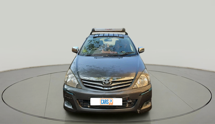 2010 Toyota Innova V 2.5 7 STR, Diesel, Manual, 1,23,261 km, exterior