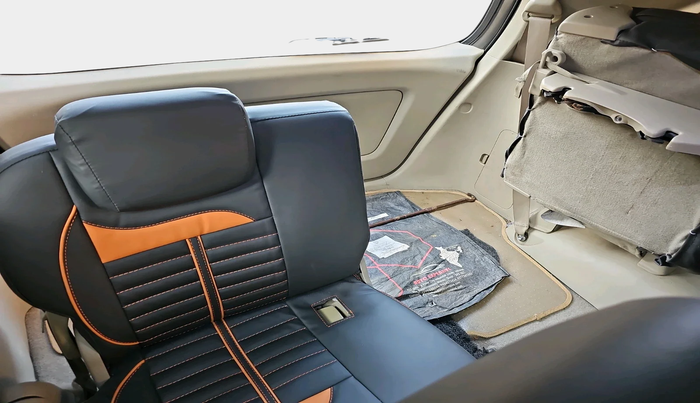 2010 Toyota Innova V 2.5 7 STR, Diesel, Manual, 1,23,261 km, interior