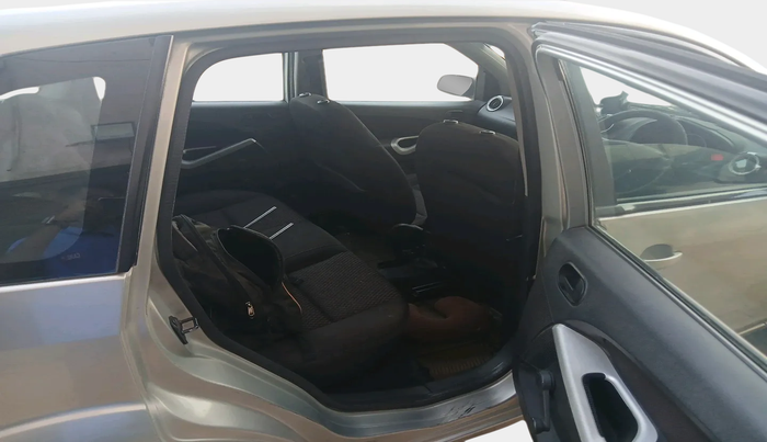 2011 Ford Figo ZXI 1.2 PETROL, Petrol, Manual, 1,05,624 km, interior