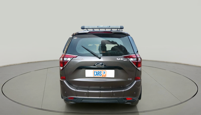 2018 Mahindra XUV500 W9, Diesel, Manual, 1,30,656 km, exterior