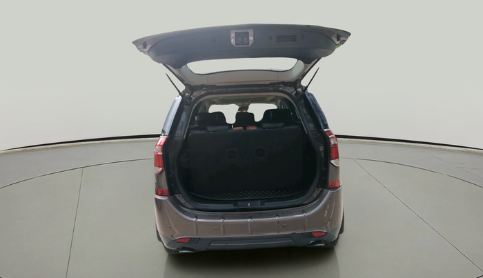 2018 Mahindra XUV500 W9, Diesel, Manual, 1,30,656 km, exterior