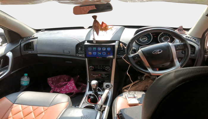 2018 Mahindra XUV500 W9, Diesel, Manual, 1,30,656 km, interior