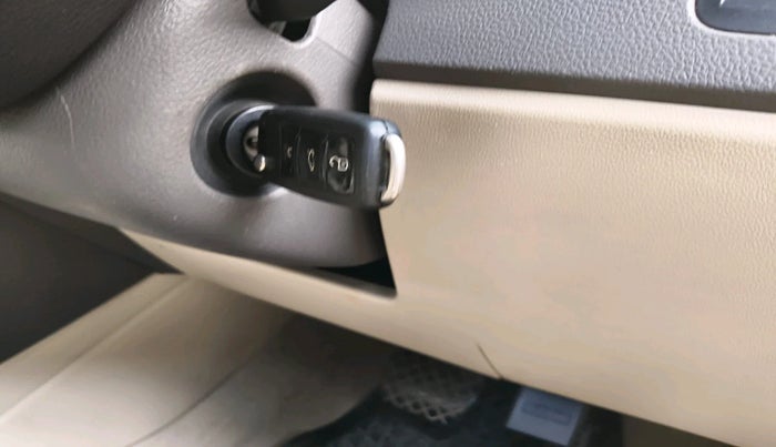 2013 Volkswagen Vento HIGHLINE PETROL AT, Petrol, Automatic, 46,021 km, interior