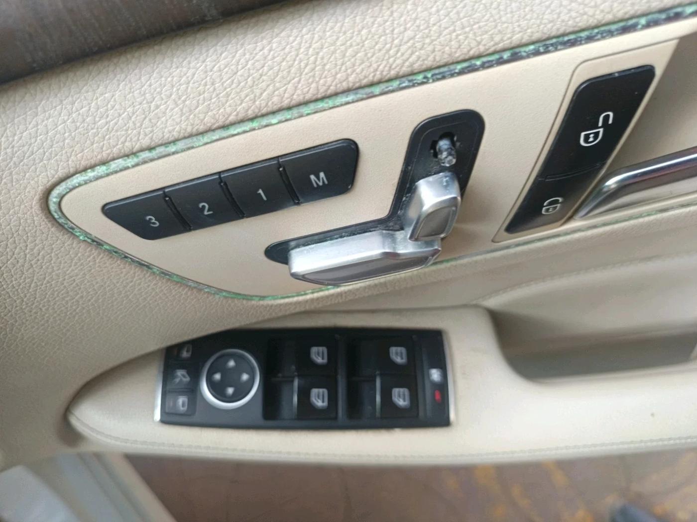 2013 Mercedes Benz E Class E 250 CDI AVANTGARDE, Diesel, Automatic, 1,28,763 km, interior