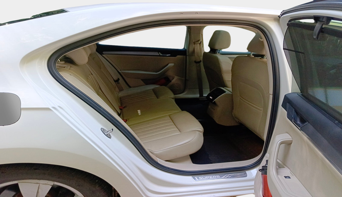 2016 Skoda Superb STYLE 1.8 TSI AT, Petrol, Automatic, 54,009 km, interior